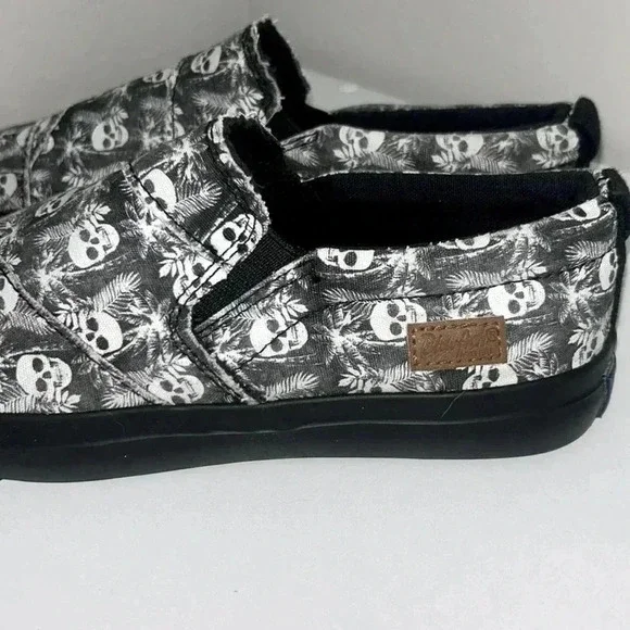 Blowfish skull island slip on - Picture 5 of 6